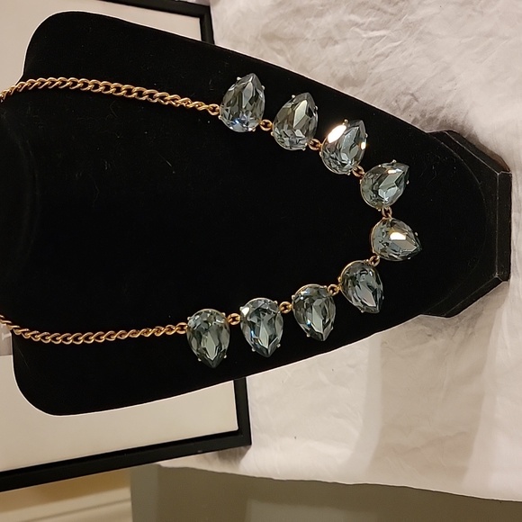 J Crew Pear or Tearshaped Blue Faux Gemstone Gold Tone Necklace Excellent Condit - Picture 1 of 16
